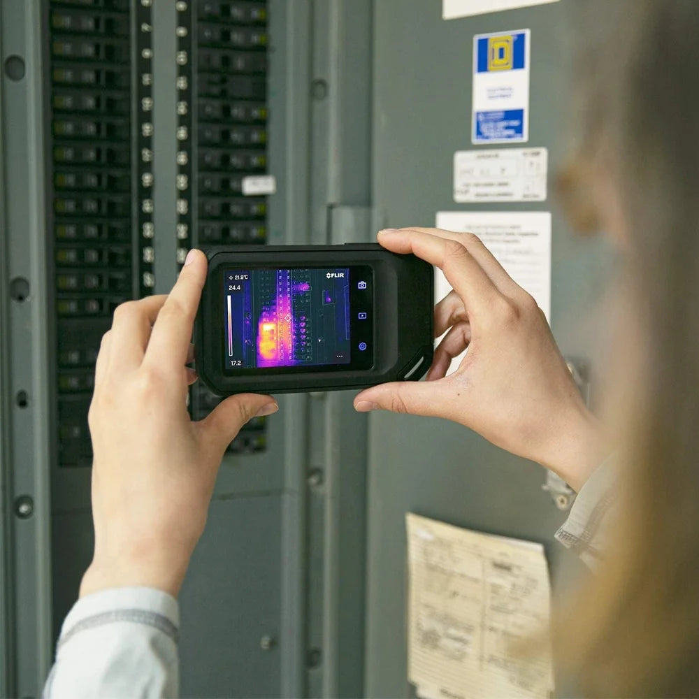 Compact Thermal Camera with Wi-Fi R247