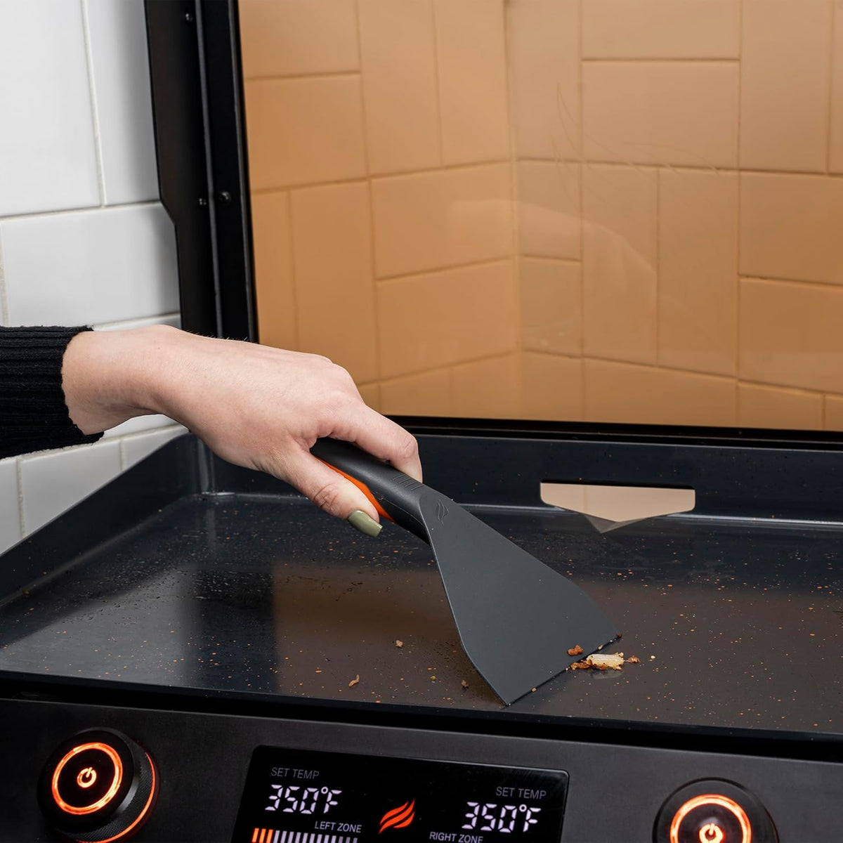 22 Inch Nonstick Electric Griddle with Lid U10723