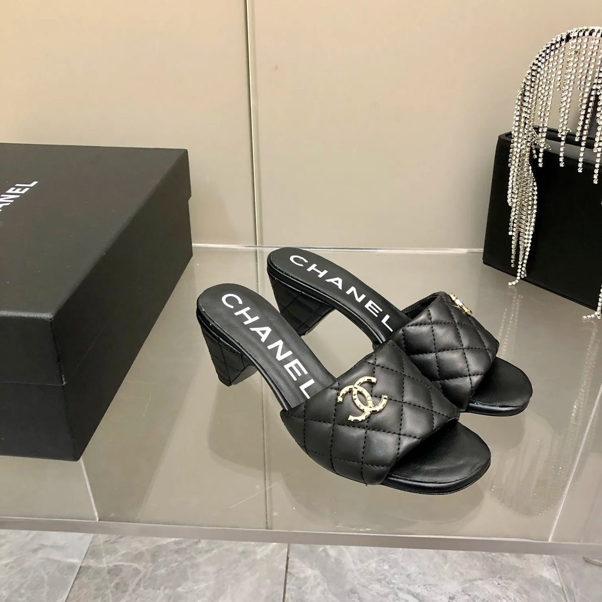Black Mules U939