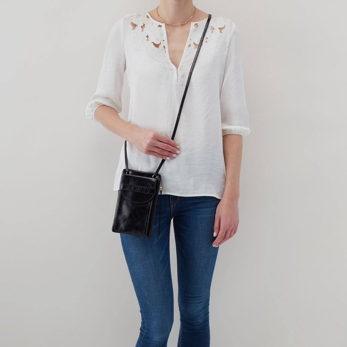 Agile Crossbody H939775