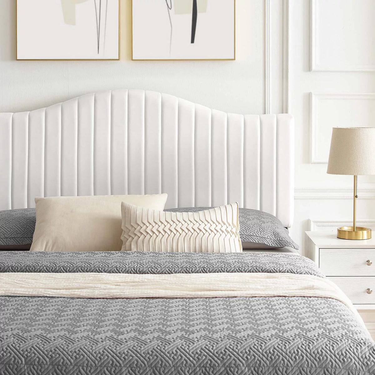 White Velvet Queen Size Tufted Platform Bed Frame S4784